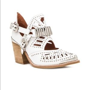 JEFFREY CAMPBELL Calhoun Studded Western White Leather Bootie Silver Metal Sz7.5
